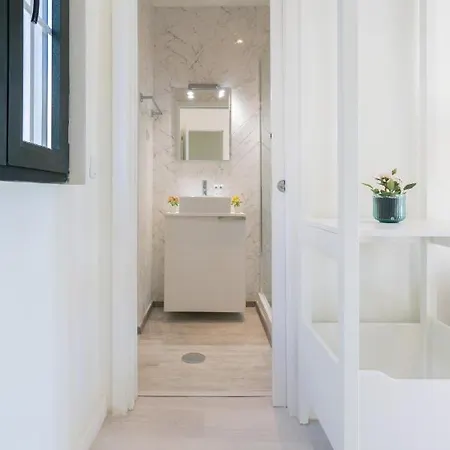 Cheerful Sunny Flat - Historical Center