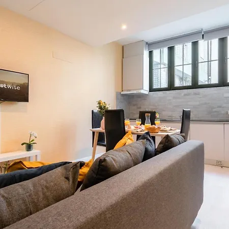 Cheerful Sunny Flat - Historical Center *
