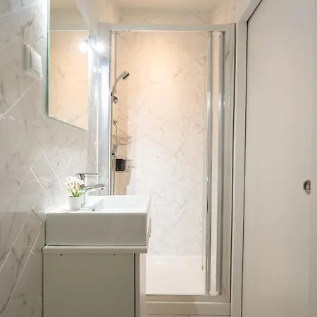 Cheerful Sunny Flat - Historical Center Apartment *