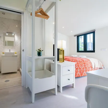 Apartment Cheerful Sunny Flat - Historical Center *